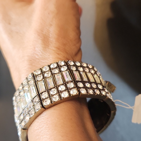 NWT ViVl Genuine Crystal Silvertone Stretch Bracelet - Picture 5 of 7